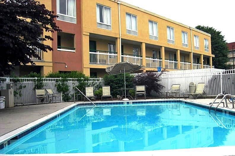 Econo Lodge Inn & Suites جونسون سيتي، تينيسي المظهر الخارجي الصورة