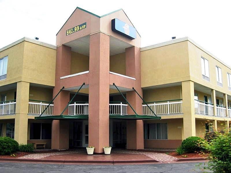 Econo Lodge Inn & Suites جونسون سيتي، تينيسي المظهر الخارجي الصورة