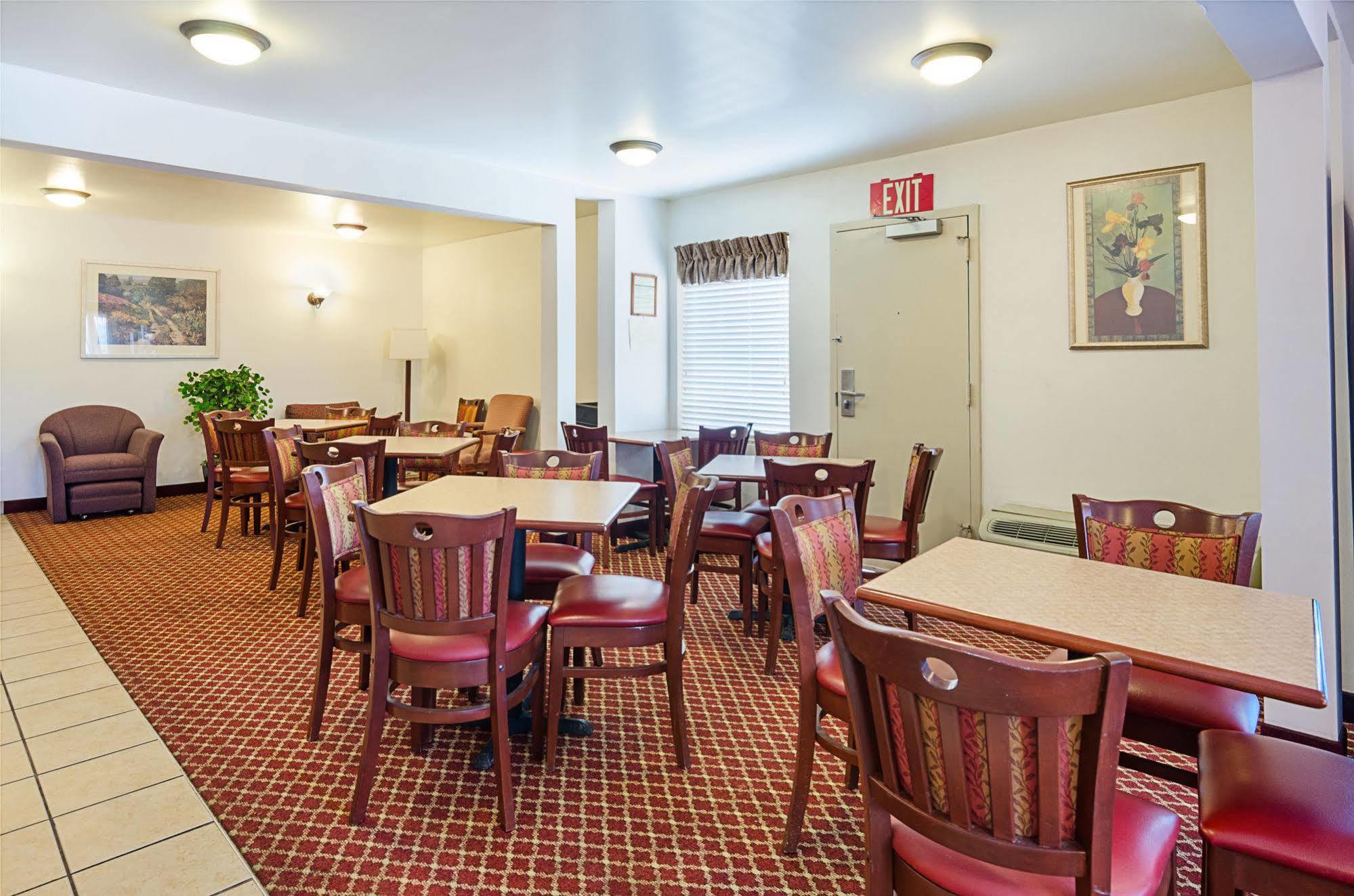Econo Lodge Inn & Suites جونسون سيتي، تينيسي المظهر الخارجي الصورة