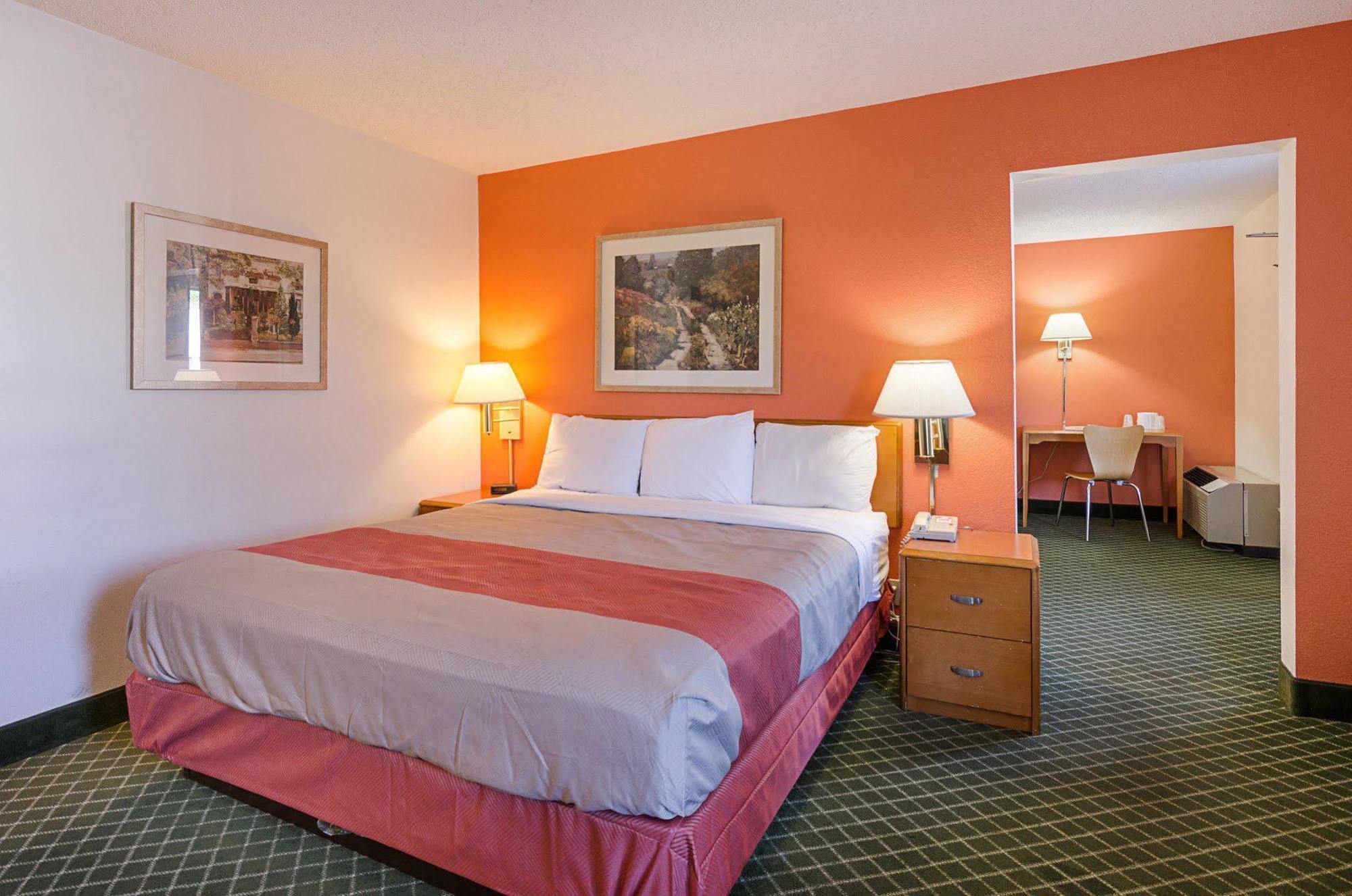 Econo Lodge Inn & Suites جونسون سيتي، تينيسي المظهر الخارجي الصورة